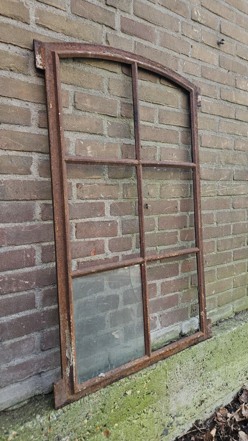 Kleine gietijzeren wandspiegel badkamer hal industrieel RensCreates