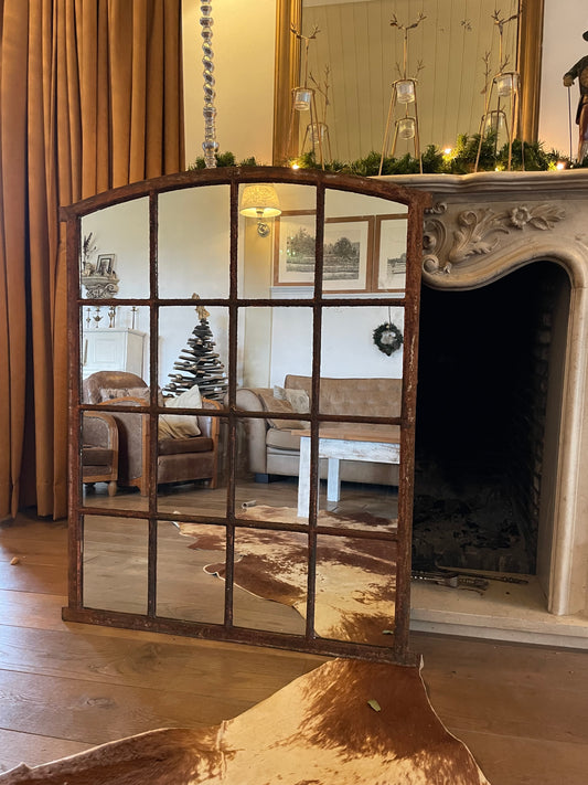 Antieke grote spiegel